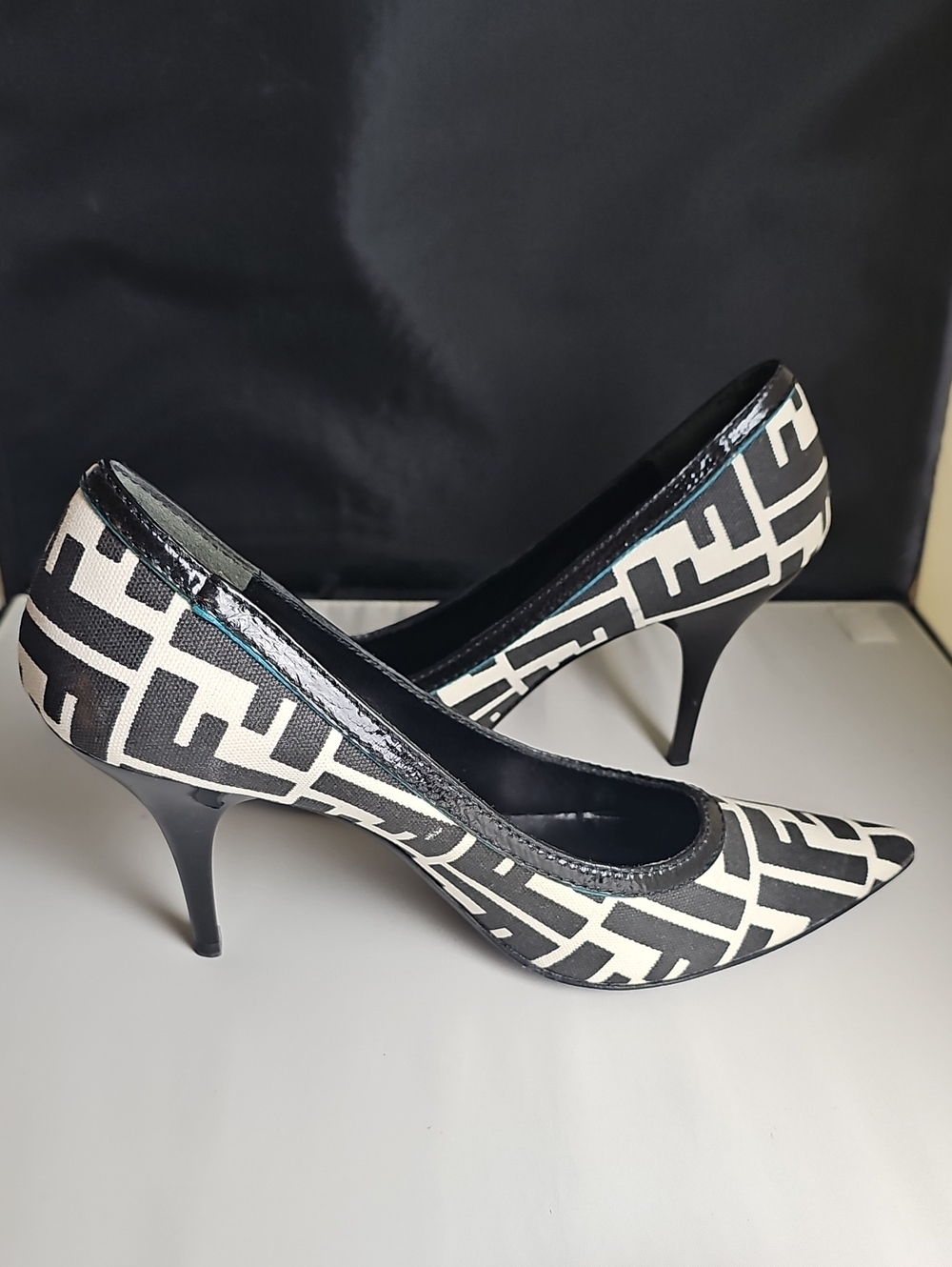 Fendi FF Monogram Pointed Toe Pumps Black White Turquoise Size 38.5 Italy